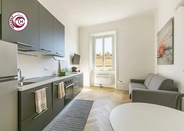 C M Civitas Leonina Luxury Apartament