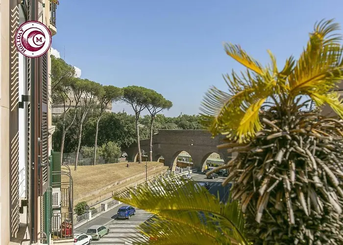 C M Civitas Leonina Luxury Apartament